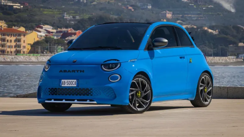 Abarth 500e Convertible  2023