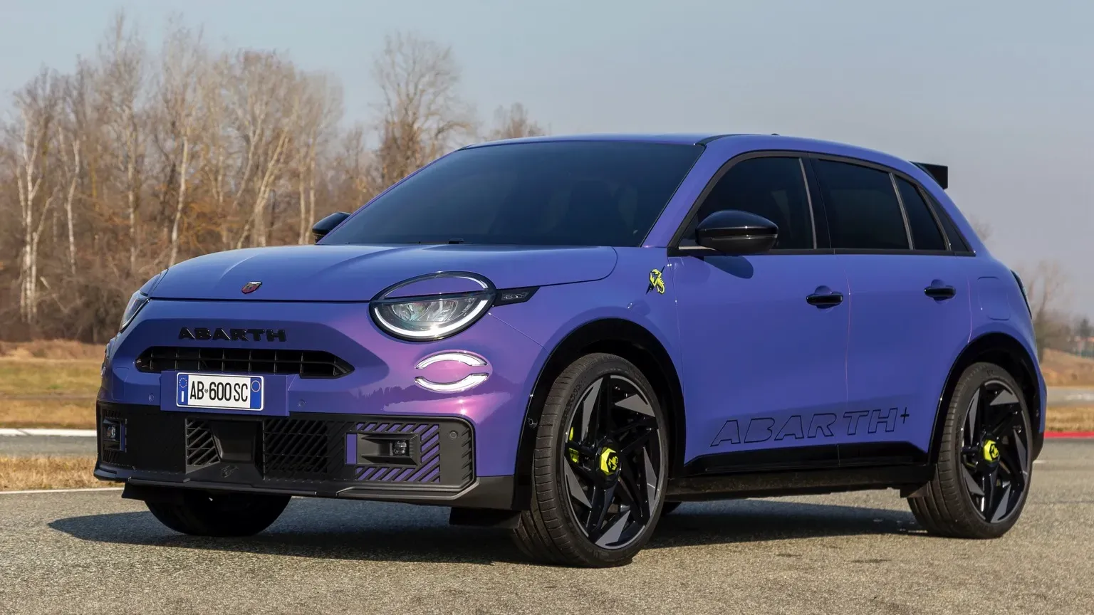 Abarth 600e Scorpionissima 2024 image 1