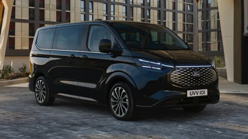 Ford e-Tourneo Custom L1 160 kW RWD 2025