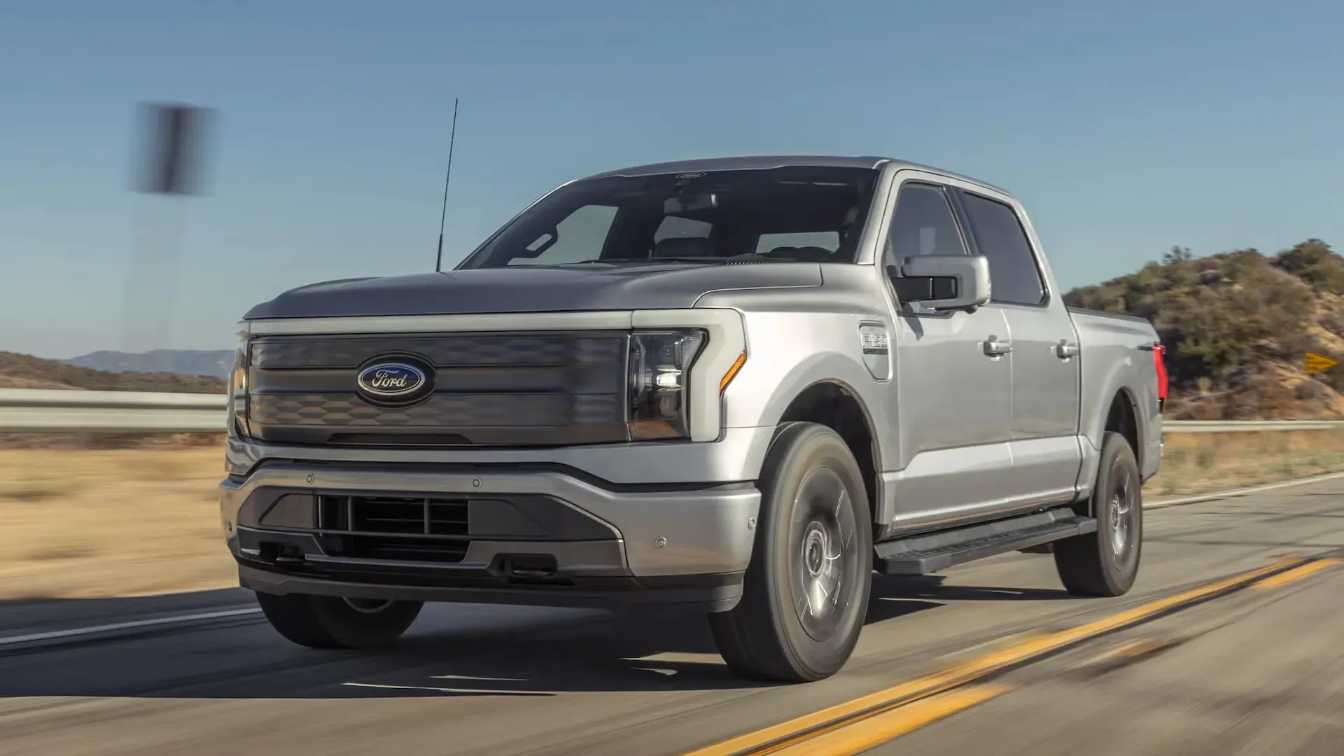 Ford F-150 Lightning Flash 2025 image 1