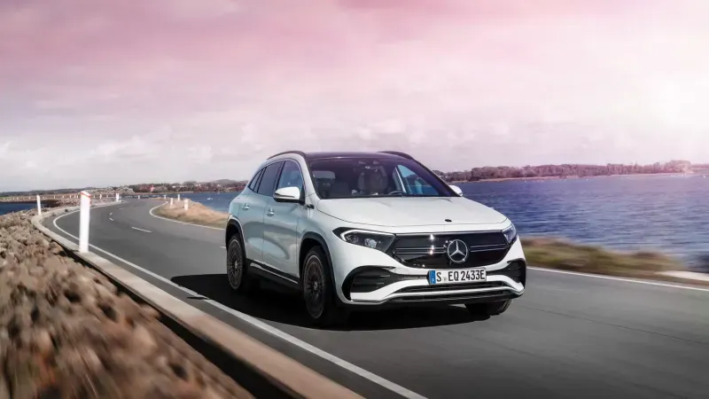 Mercedes-Benz EQA 300 4MATIC 2021