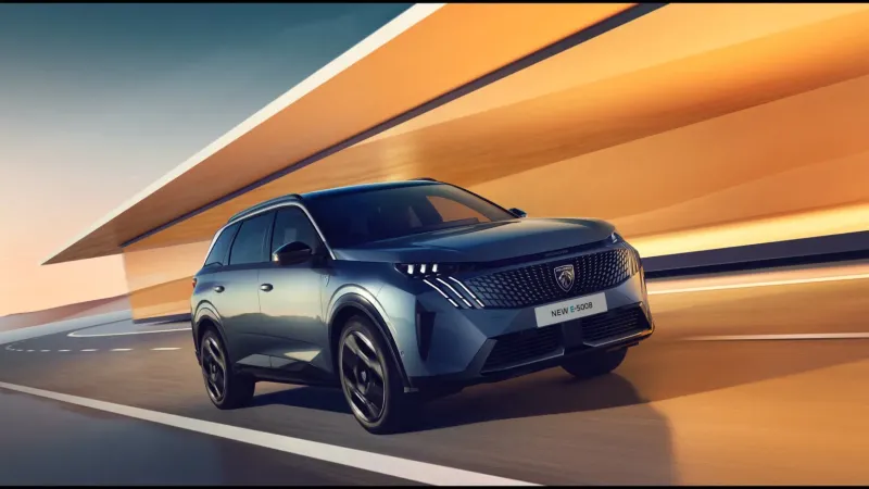 Peugeot e-5008 73 kWh Dual Motor 2025