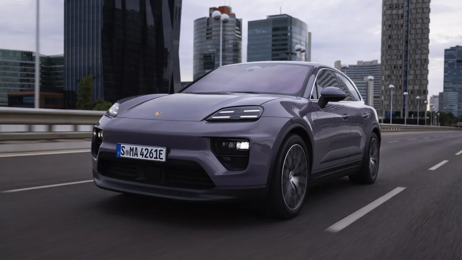 Porsche Macan 4 Electric 2025 image 1
