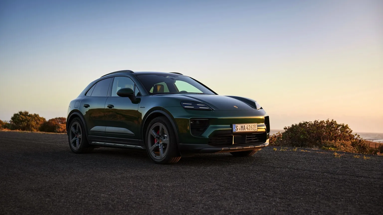 Porsche Macan 4S Electric 2025 image 1