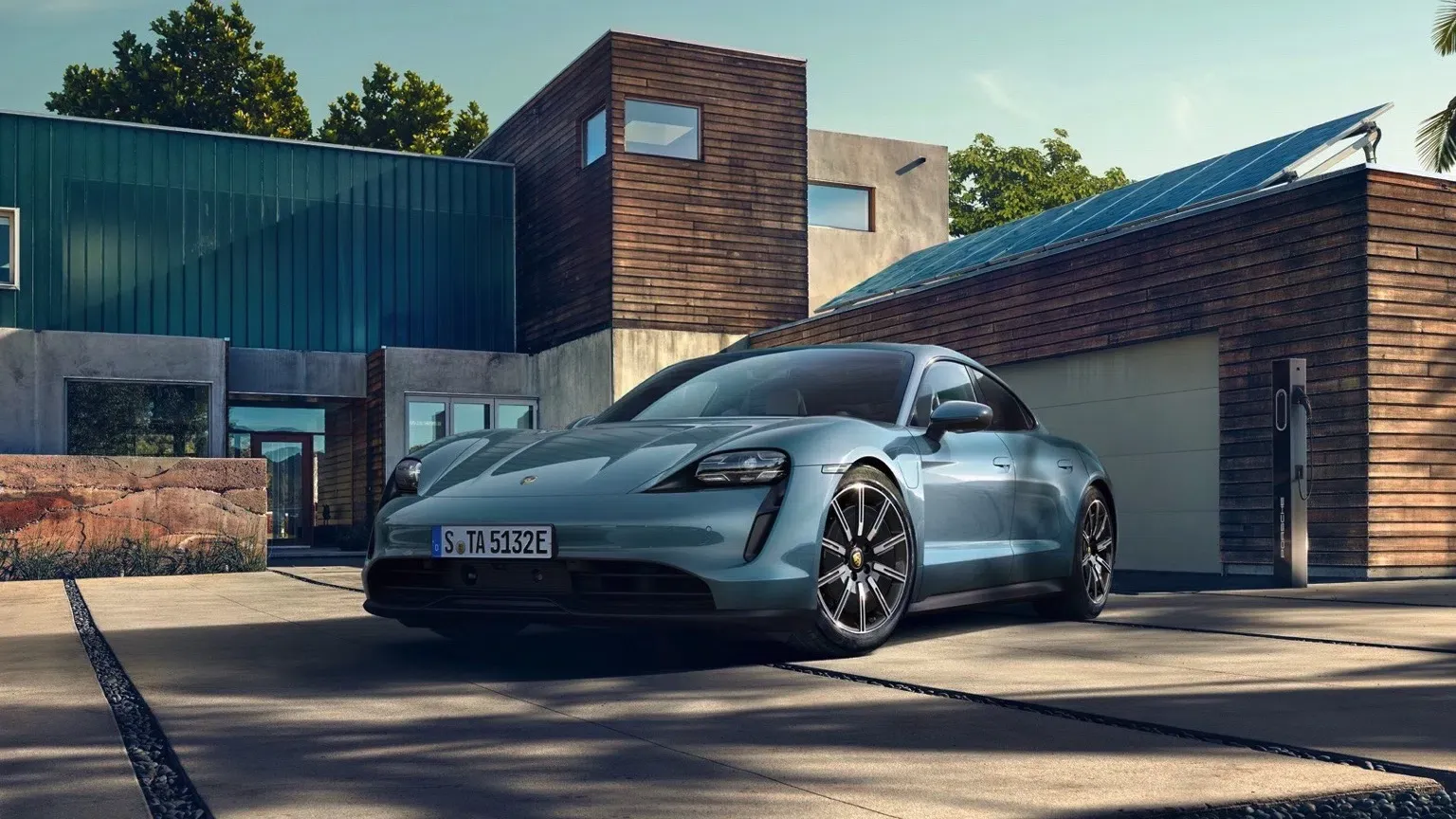 Porsche Taycan Performance Battery Plus 2023 image 1