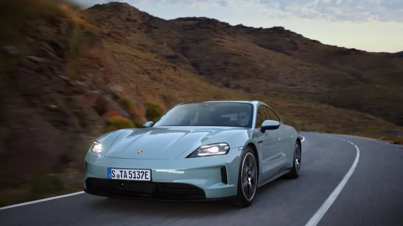Porsche Taycan 4  2024