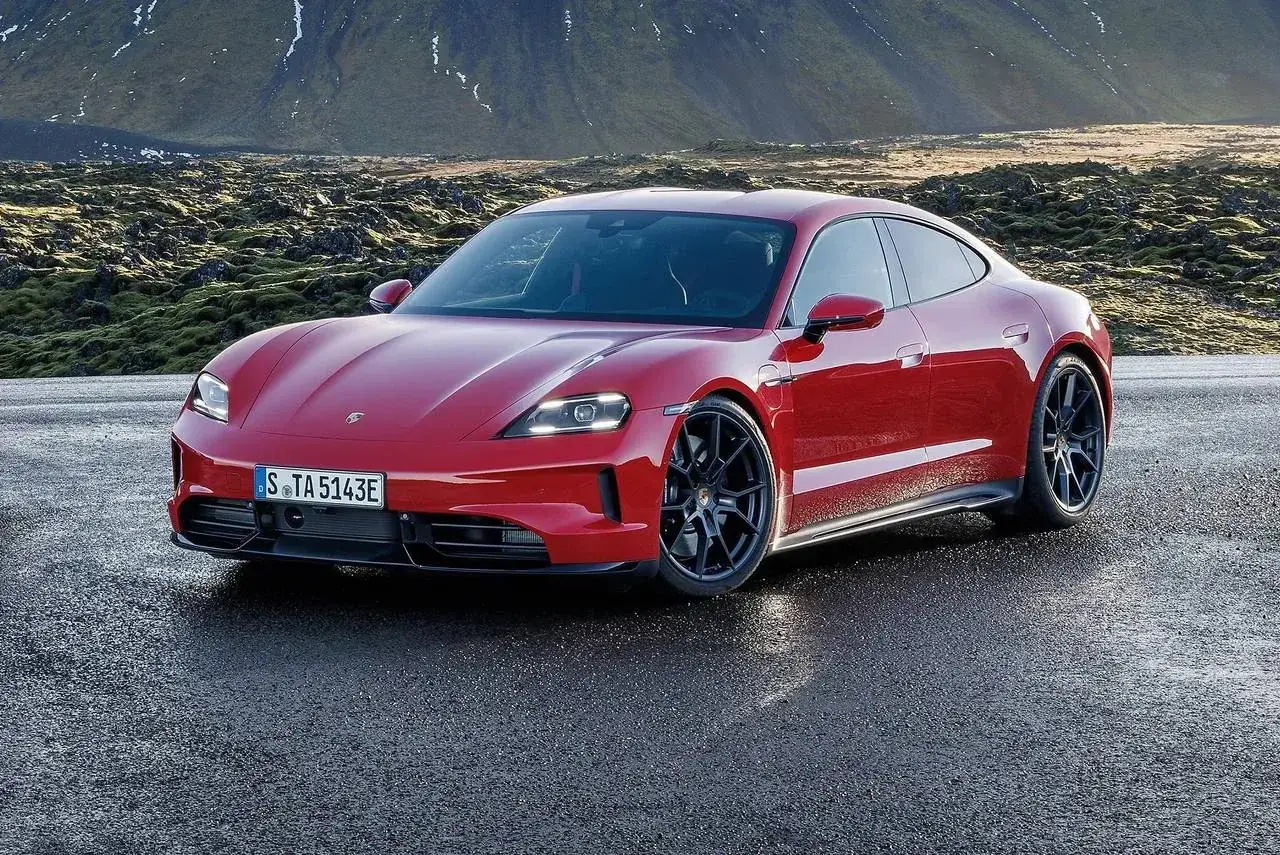 Porsche Taycan GTS AWD 2025 image 1