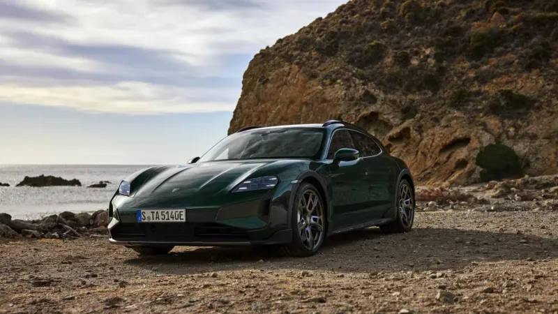 Porsche Taycan Turbo Cross Turismo 2024