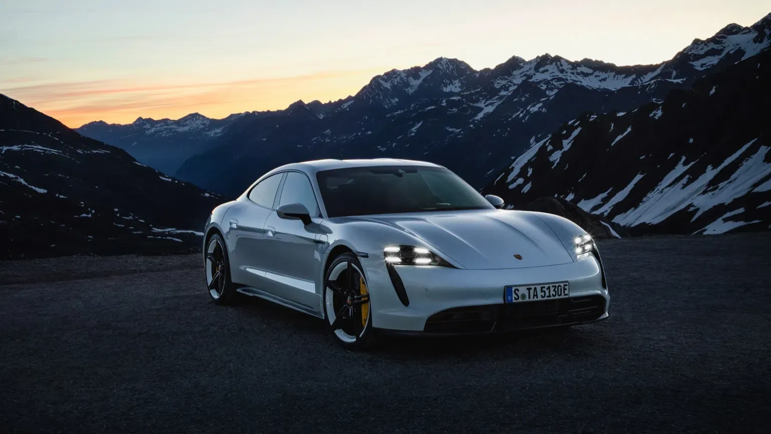 Porsche Taycan Turbo S 2024 image 1