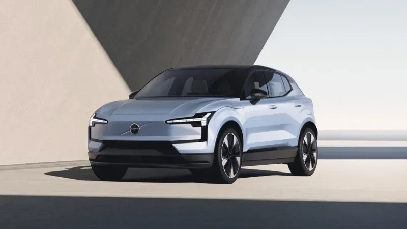 Volvo EX30 Twin Motor Performance 2023